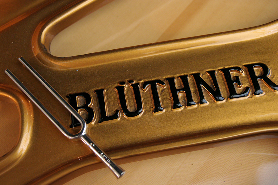 Bluthner Klavierstimmung & Reparatur
